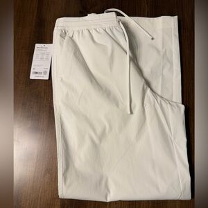 Athleta drift poplin pants. NWT. Size small